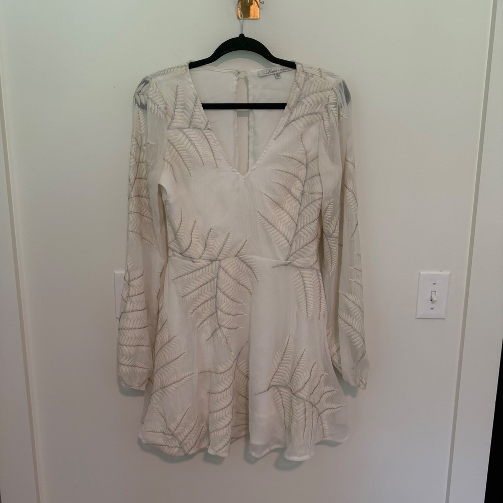 Lovers + Friends White Silver Metallic Fern Embroidered Mini Dress Medium V-Neck